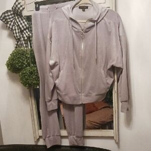 Luxurious! *New* Truth ⚜️Light Purple Velour Zip-Up Hoodie & Matching Pants